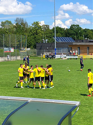 Jubel nach dem Führungstreffer durch J.Kienzle